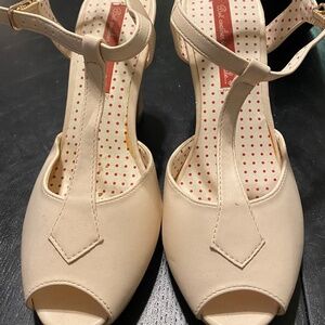 BAIT cream t-strap heels - 7.5